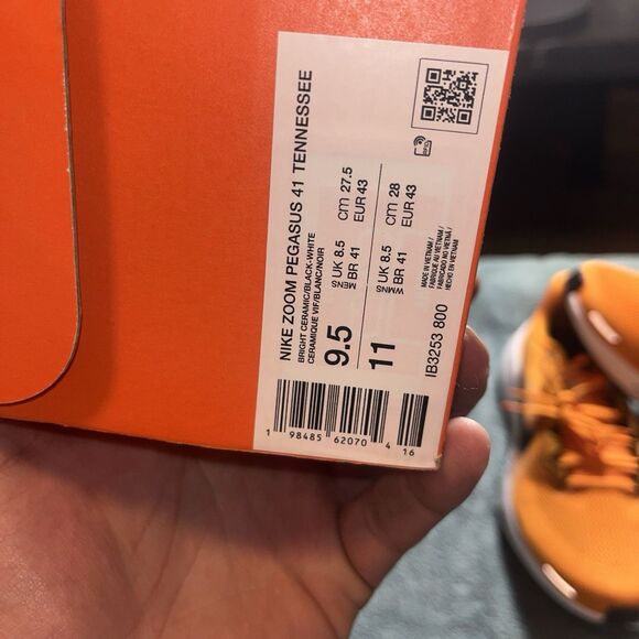 Size 9.5 - NCAA x Nike Air Zoom Pegasus 41 Tennessee main image 10